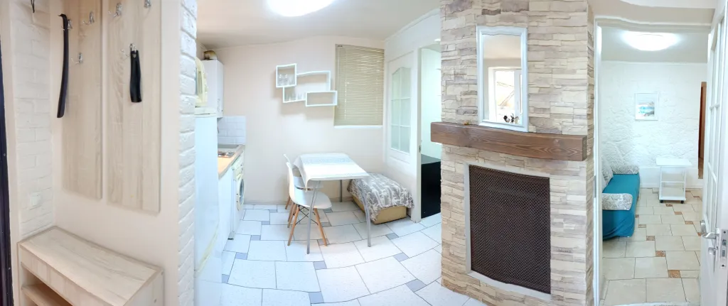 Уютная 2-комнатная квартира 8 минут от моря с личным двориком