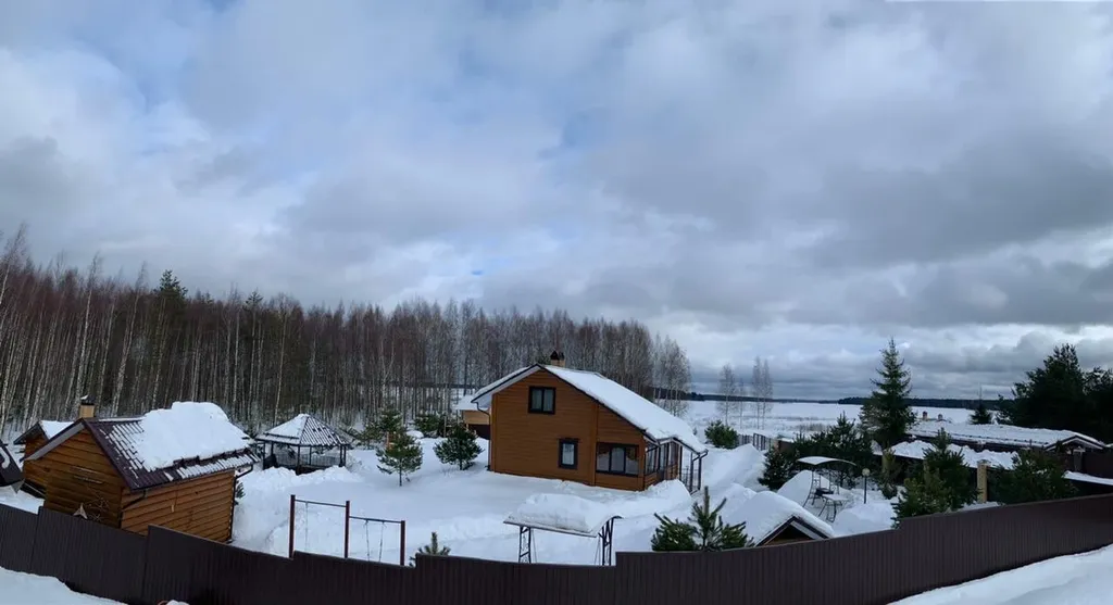 Дом за озером