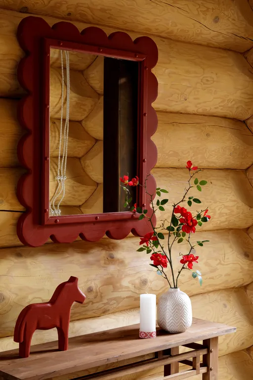 Эко-коттедж в русском стиле с панорамными окнами и террасой в лес