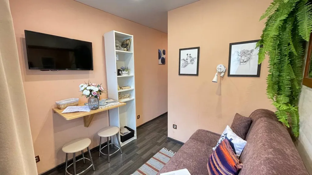 Welcome Apartment 1, Уютные апартаменты у метро, тихий центр