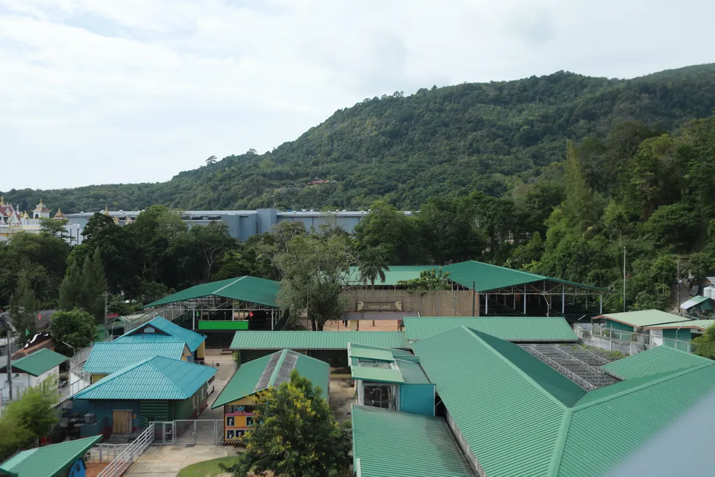 Просторная однушка у моря с бассейном и Wi-Fi 500 мбит/с