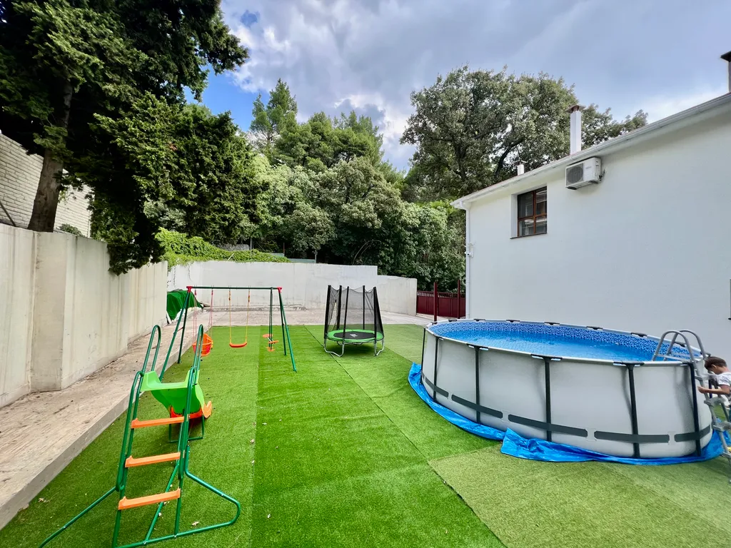 Вилла на берегу моря