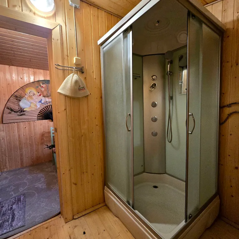 Милая и уютная дача в окружении живописного леса