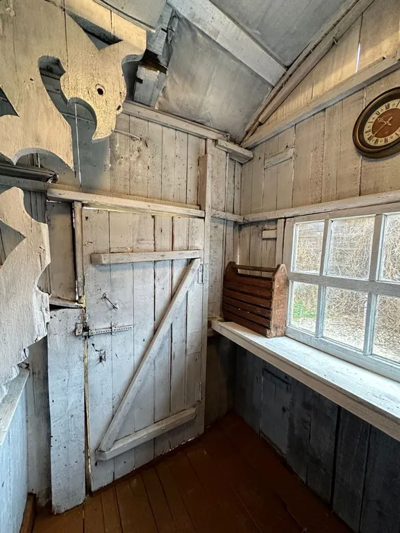 Восстановленная уютная русская изба со всеми удобствами