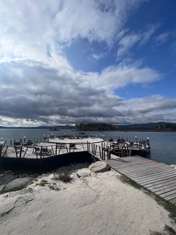 Золотой пляж с видом на Тургояк