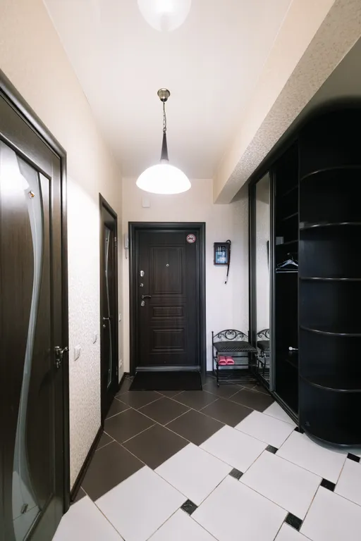 Просторная квартира в элегантном классическом стиле напротив ТЦ Обними