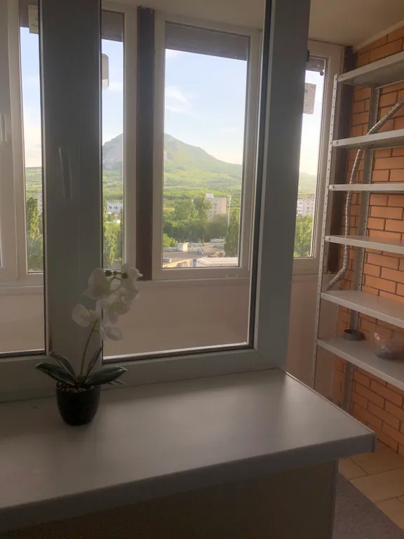 Просторная в центре, аэропорт 5 мин машиной, прекрасный вид на гору