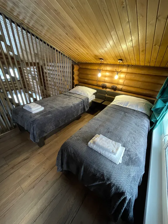 Комфортабельный дом из бревна с 2мя спальнями