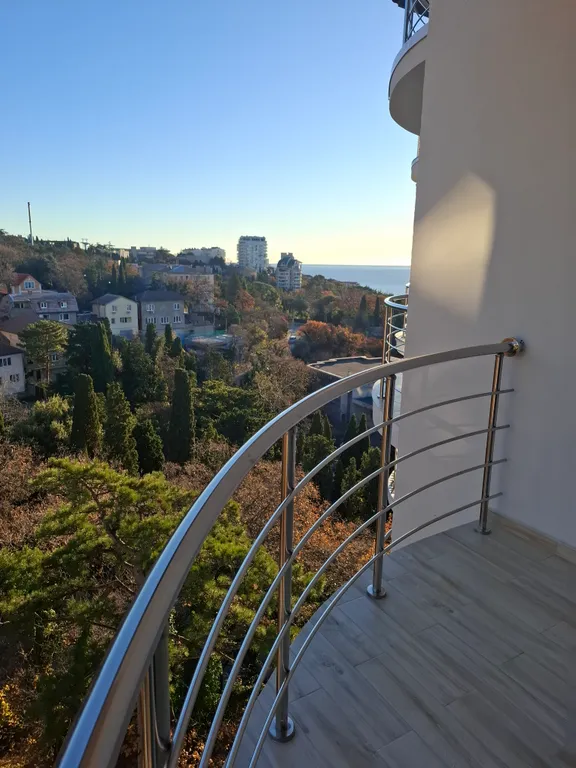 Новый дом напротив санатория Дюльбер