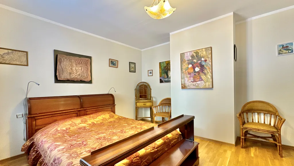 Дом у моря с личным парком, бассейном и сауной