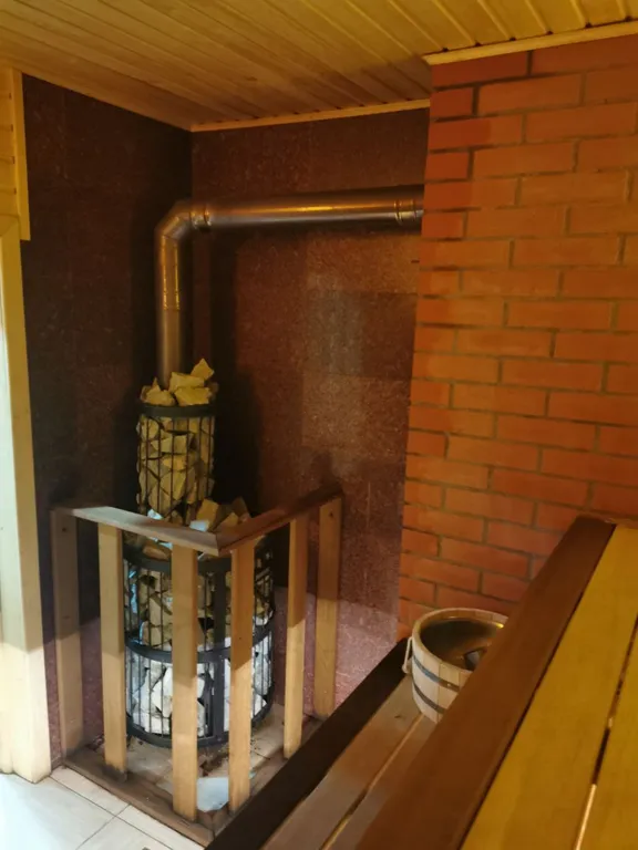 Уютный коттедж из бруса с бассейном