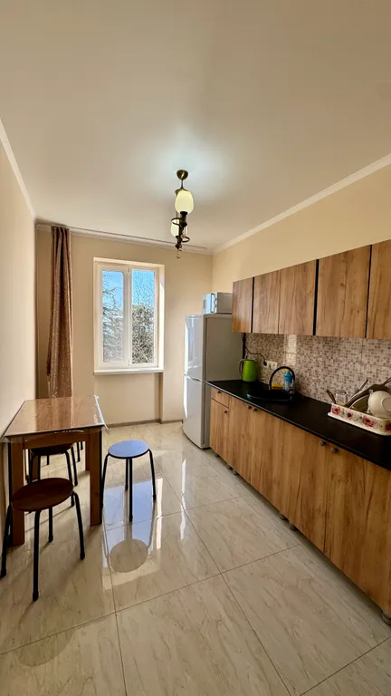 Квартира 3-комнатная Квартира у пляжа Марнеро — Сухум