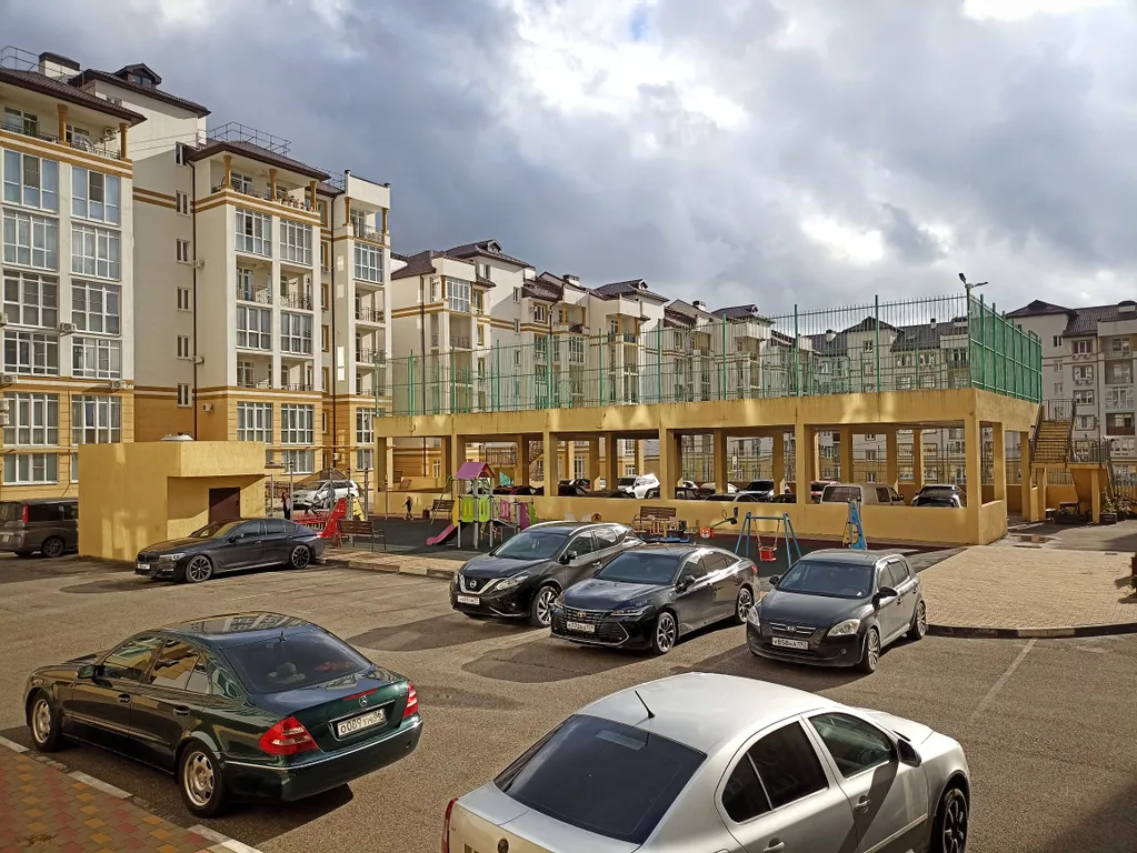 Уютная евро-двухкомнатная квартира с захватывающим видом на горы и море