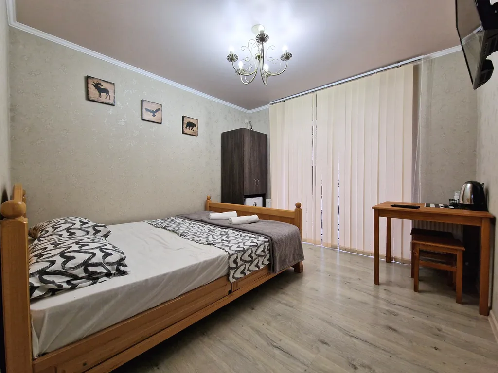 Номер с двуспальной кроватью и балконом