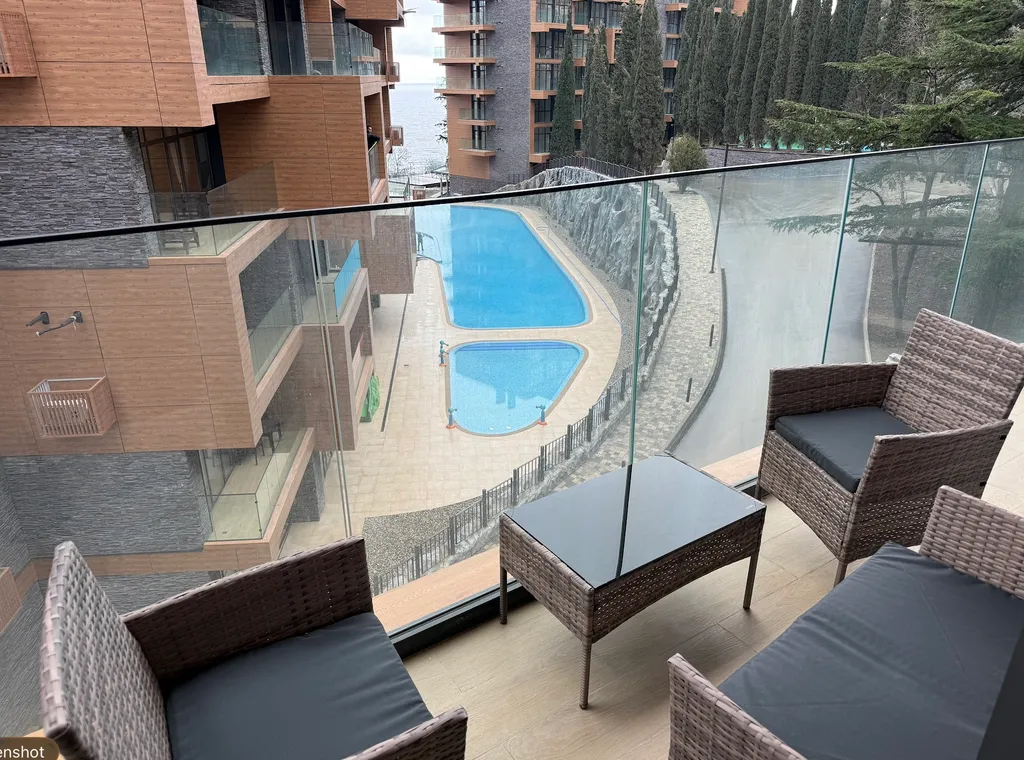 Супер квартира над Артеком с парковкой и бассейном бесплатно