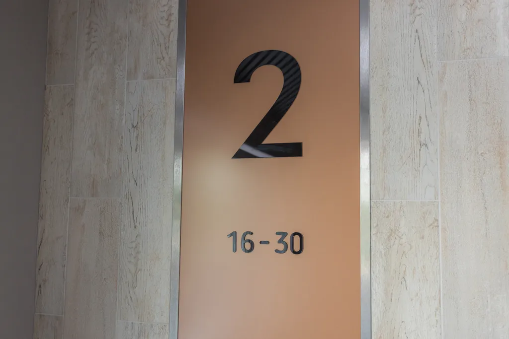 Уютная студия с дизайнерским ремонтом