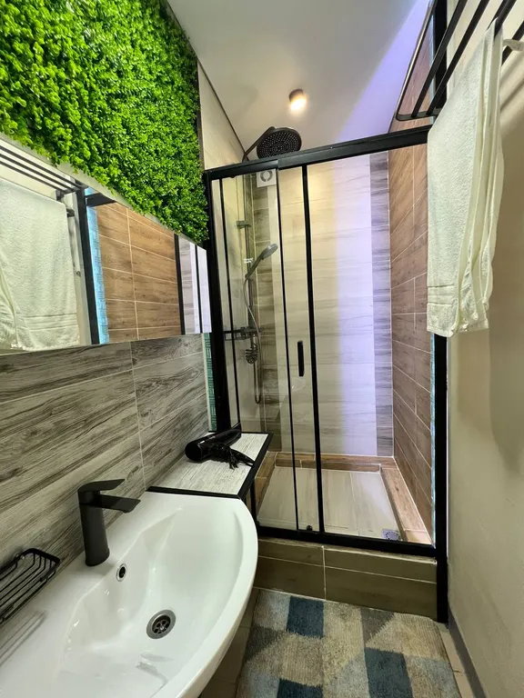 Коттедж Гостевой дом у озера с чаном и баней, лес, рыбалка, квадроциклы, лыжи — Москва