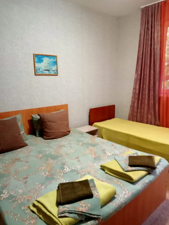 Квартира Трехместный Стандарт на 1 этаже с собственным балкончиком и входом — аренда посуточно в Птицефабрика