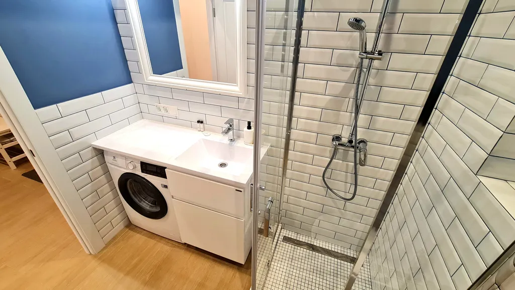 Квартира-студия с изолированной спальней и балконом в приморском парке