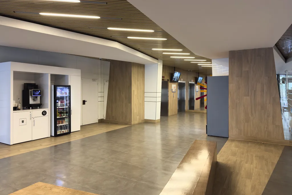 9-местные апартаменты с РSP4/3 c игpами, неонoвой подcветкой