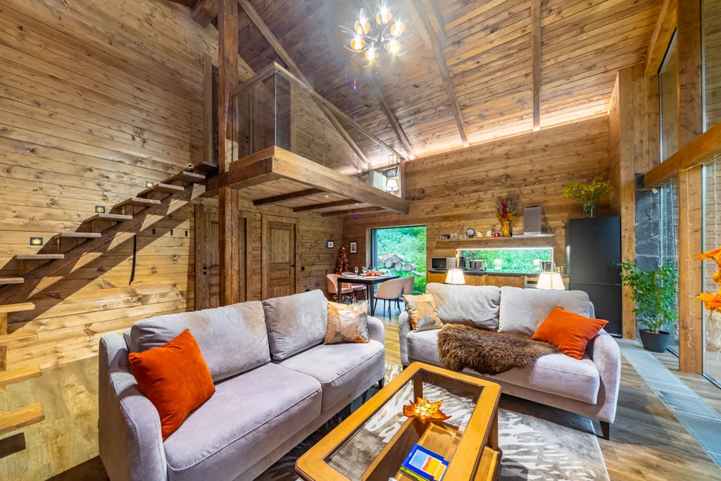 Коттедж Сказочный Шале с камином и джакузи в живописном лесу — Шадрино