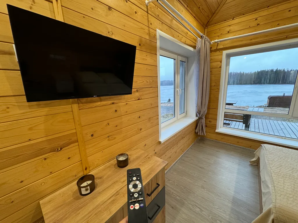 Дом на берегу озера в Карелии