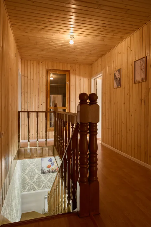 Дом с видом на монастырь