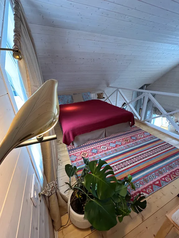 Голландский домик у леса