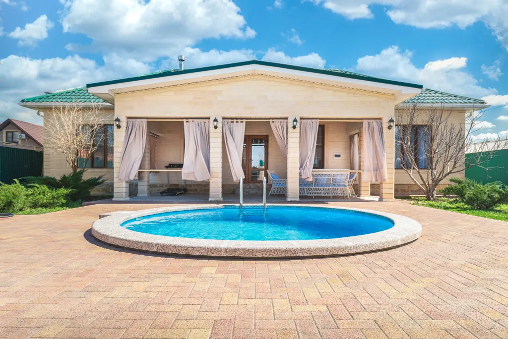 Коттедж Дом с теплым бассейном и баней для загородного отдыха Южная Резиденция — аренда посуточно в Краснодар