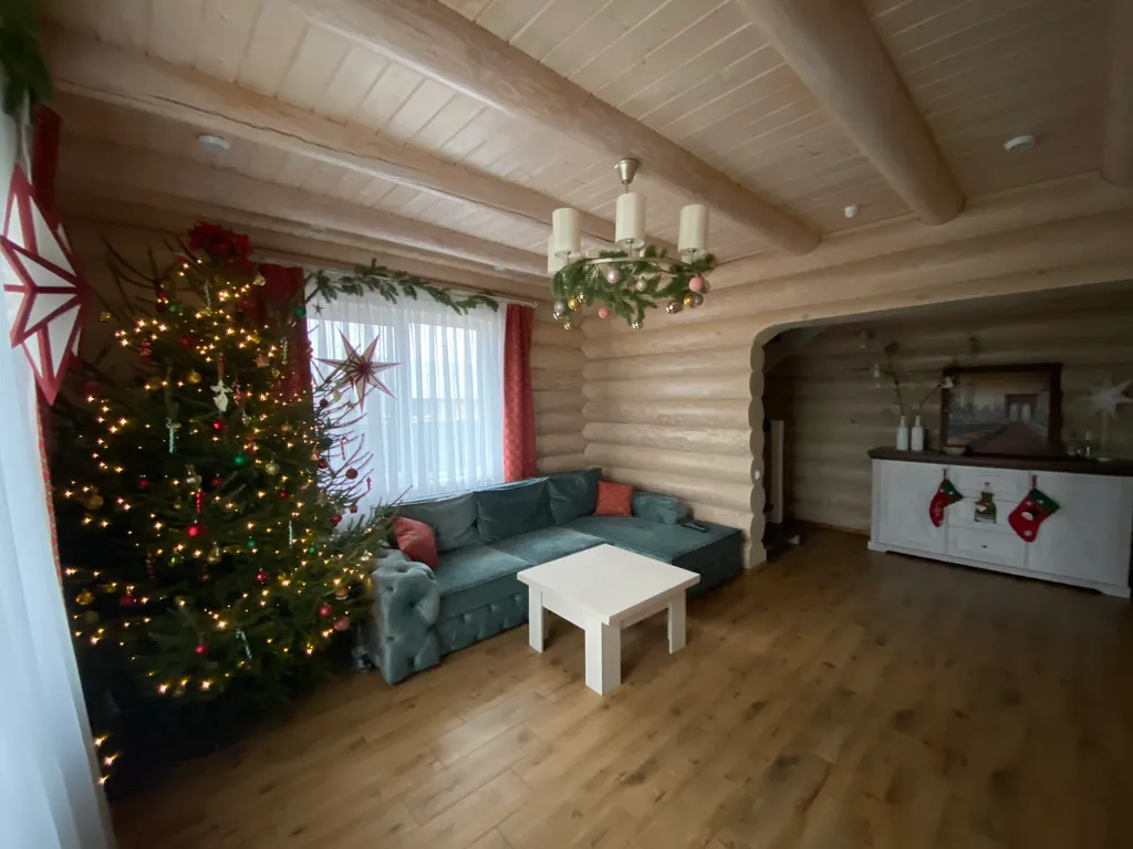 Деревянный комфортабельный дом на берегу озера