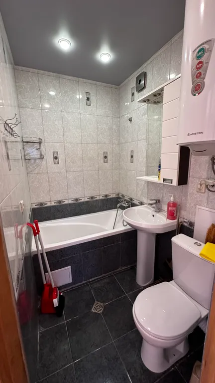 Квартира Светлая, уютная 3-комнатная квартира со всеми удобствами — Гагра