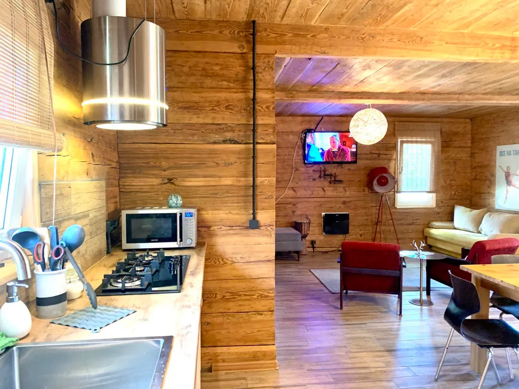 Шале Лесное в Беловежской пуще с электробатареями и выходом в лес