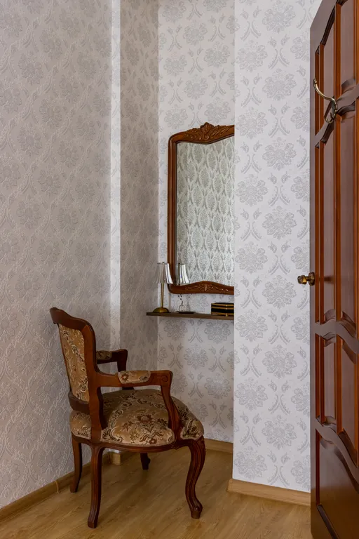 Aristocrat flat