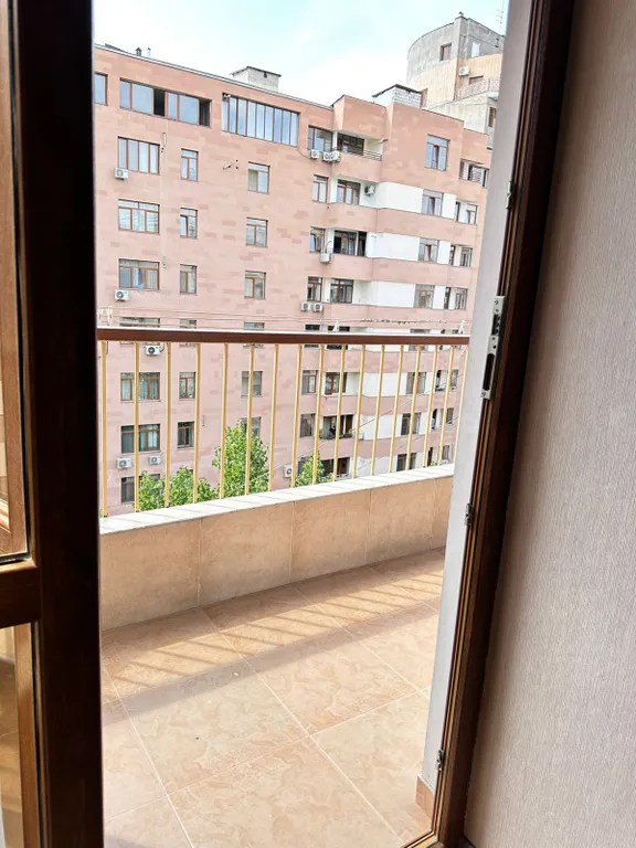 Трёхкомнатная просторная светлая квартира в самом центре города