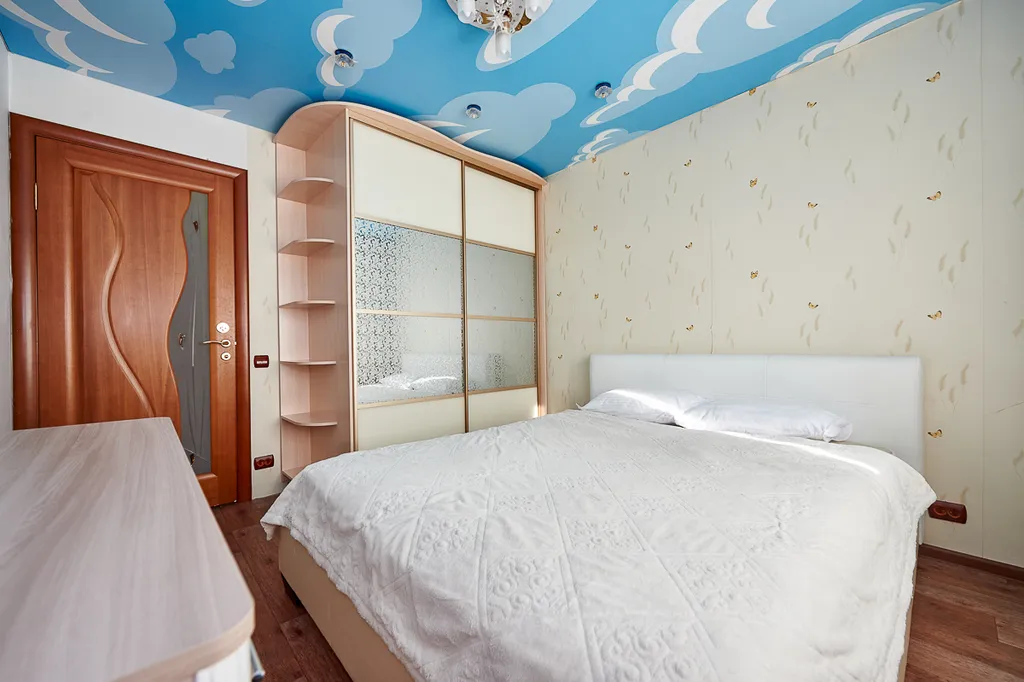 Большая теплая квартира с джакузи и видом на лес и детскую площадку