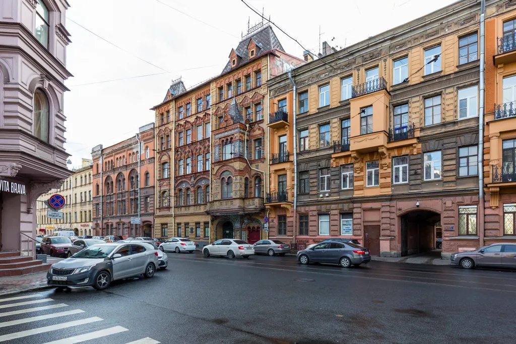 Сказочный дом-пряник в самом центре Петербурга