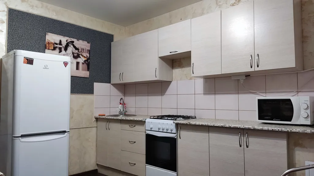 Вишня апартаменты с балконом рядом с автовокзалом