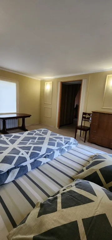 Дом с шикарной беседкой на озере