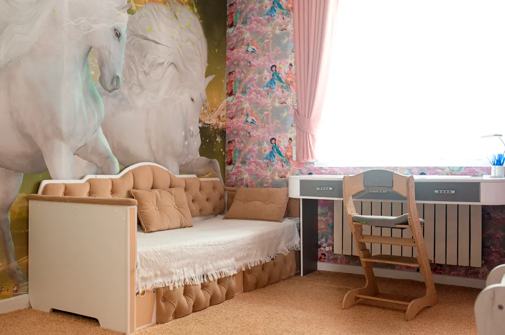 Дом Кантри со своим двором и парковкой