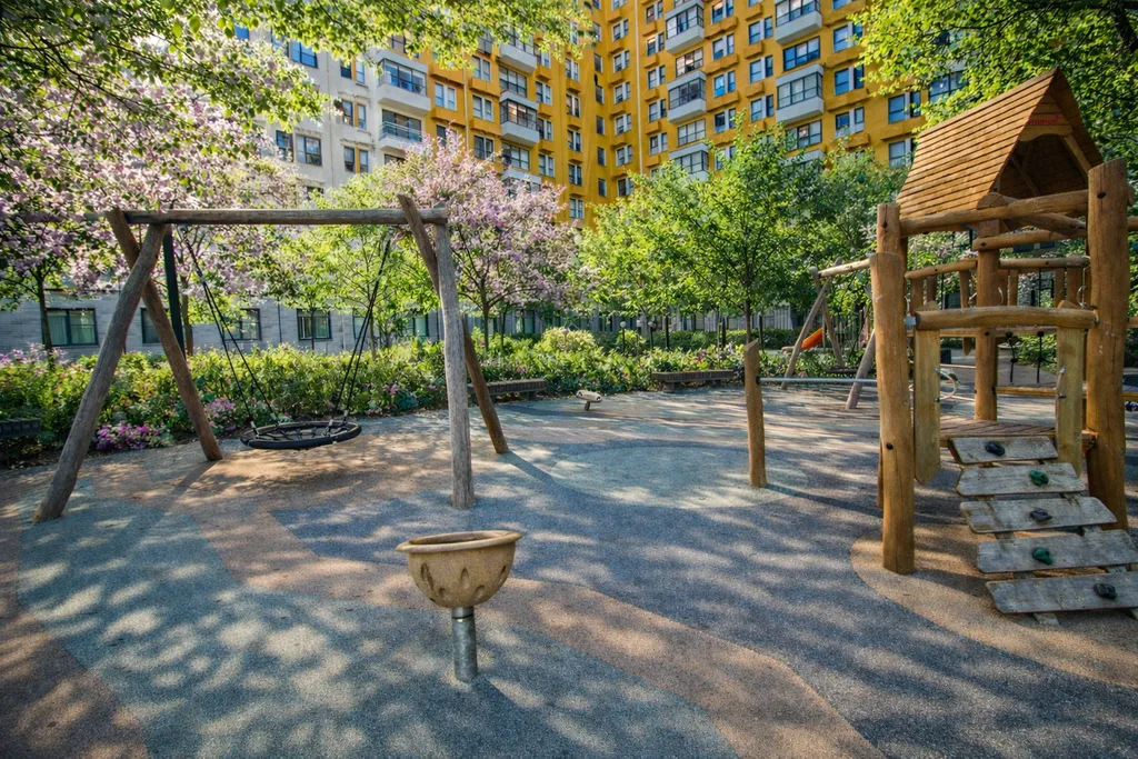 С видом на море и бухту Новороссийска