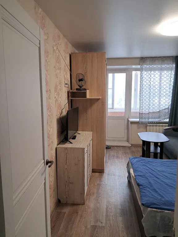 Двухкомнатная квартира недалеко от въезда в город со свежим ремонтом