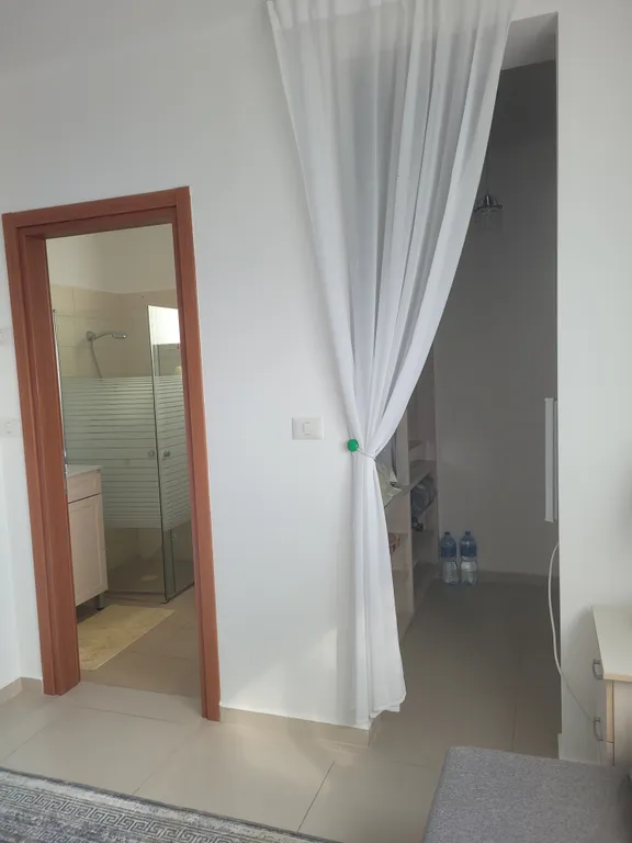 Комната+санузел с видом на море, центральный район