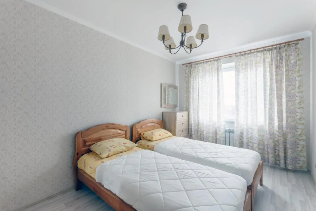 Апартаменты с двумя спальнями и кухней-столовой у ФОК Салют