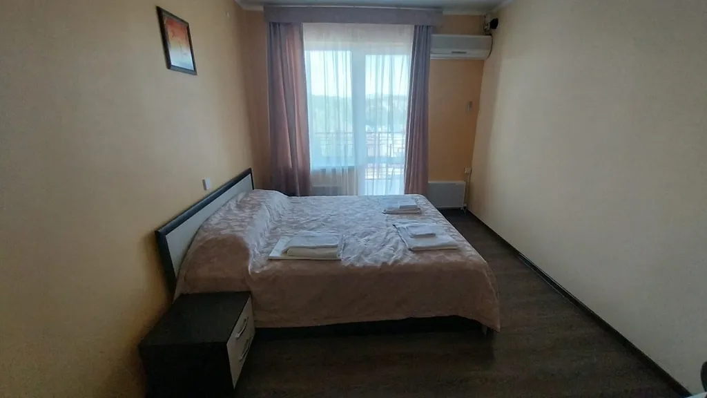 Комната с видом на море