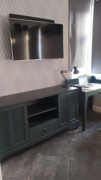 Красивая  двухкомнатная квартира у моря