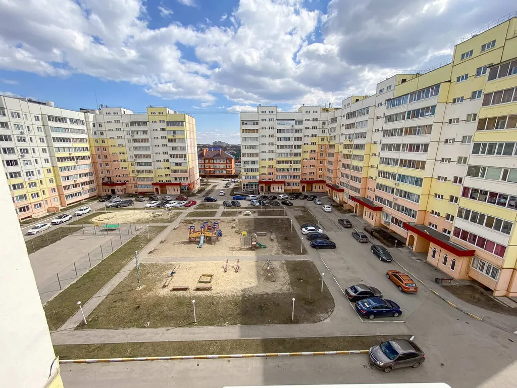 Просторная двушка с тёплой лоджией рядом с Александровским парком