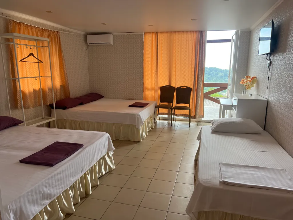 Коттедж с бассейном и баней