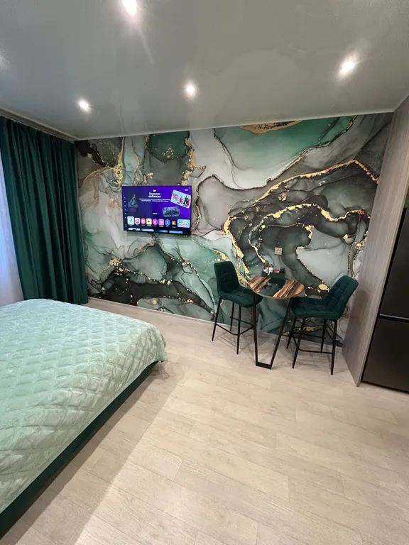 Просторная студия с дизайнерским ремонтом