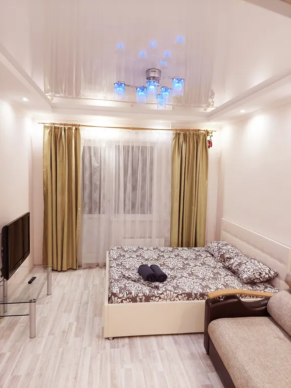 Квартира Классная однушка возле ТРЦ Аура — аренда посуточно в Сургут