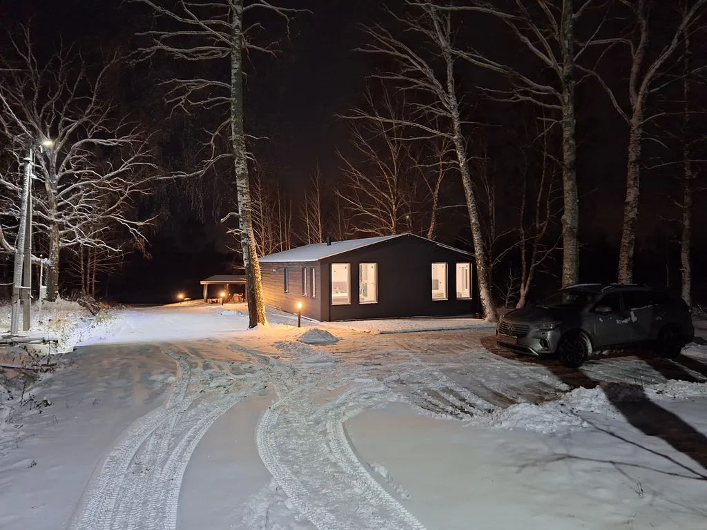 Дом на берегу водохранилища